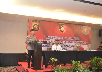 Kapolda Jambi, Irjen Pol Rusdi Hartono, saat membuka kegiatan Penguatan Fungsi Korwasbin PPNS bersama OPD, di Swiss Bellhotel Kota Jambi, Kamis (25/5/2023). [Foto: Humas Polda Jambi]