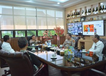 Pertemuan silaturahmi antara Kapolda Jambi dan pimpinan PT Pelindo di ruang kerja Kapolda Jambi, Kamis (25/5/2023). [Foto: Humas Polda Jambi]