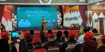 Al Haris pada halal bihalal bersama Juleha Indonesia Provinsi Jambi di auditorium rumah dinas Gubernur Jambi, Jumat (26/05/2023). [Foto: pariwarajambi.com]