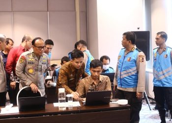 ASSDM Polri, Irjen Dedi Prasetyo di posko monitoring center CAT akademik dan psikologi, Senin (29/05/2023). [Dok. Div Humas Polri]