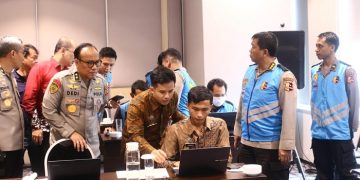ASSDM Polri, Irjen Dedi Prasetyo di posko monitoring center CAT akademik dan psikologi, Senin (29/05/2023). [Dok. Div Humas Polri]