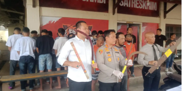 Polresta jambi gelar konferensi pers. [Foto: lampukuning.id]
