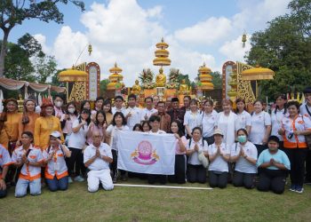 Al Haris saat mengunjungi Kompleks Candi Muara Jambi (Arena Candi Kedaton), Minggu (11/06/2023). [Foto: Diskominfo/Novriansyah]