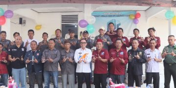 Foto bersama saat peresmian kantor DPC PJS Waykanan oleh Bupati Raden Adipati Surya, Kamis (22/06/2023). [Foto: PJS]