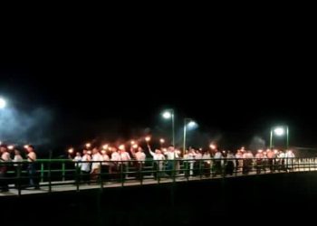 Suasana Pawai Obor di Desa Danau Lamo, Kecamatan Maro Sebo, Kabupaten Muaro Jambi, Rabu (28/6/2023). [Foto: Senja Sari]