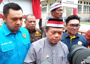 Gubenur Jambi, Al Haris saat diwawancarai usai meresmikan Rumah Kebangsaan Siginjai Provinsi Jambi di Pakuan Baru, Kota jambi, Kamis (01/06/2023). [Foto: Aurduri.com/Ega]