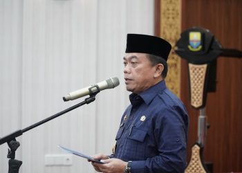 Gubernur Al Haris saat sampaikan sambutan pada melantik dan mengambil sumpah/Janji Jabatan Fungsional Lingkup Pemerintah Provinsi Jambi di Ruang Pola Kantor Gubernur Jambi, Selasa, (30/05/2023). [Foto: Diskominfo/Harun]