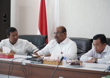 Gubernur Al Haris melakukan Pertemuan dengan Direktorat Jenderal Bina Administrasi Kewilayahan Kementerian Dalam Negeri H. Safrizal Z.A. bertempat di Gedung H Kementerian Dalam Negeri Repupblik Indonesia Jakarta Pusat, Rabu (31/05/2023). [Foto: Diskominfo/Harun]