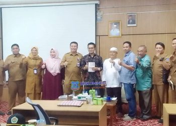 Bappeda Tanjab Barat mengadakan kegiatan bedah buku 'Sejarah Tungkal' di Aula Lantai 3 Bappeda, Selasa (30/05/2023). [Dok. Diskominfo Tanjabbar]