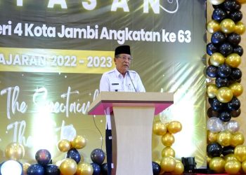 Wagub Sani pada pelepasan Siswa/i SMKN 4 Kota Jambi di BPCC Kota Jambi, Rabu (31/05/2023). [Foto: Diskominfo/Agus]