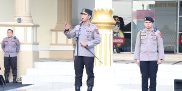 Kapolda Jambi, Irjen Pol. Rusdi Hartono saat pimpin apel pagi di lapangan hitam Mapolda Jambi, Senin, (05/06/2023). [Foto: Humas Polda Jambi]