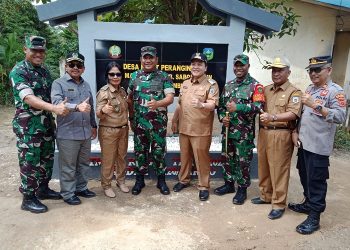 Penutupan TMMD Ke 116 di Sarolangun di lapangan sepak bola Desa Bukit Peranginan Kamis (08/06/2023). [Foto: Penrem 042/Gapu]