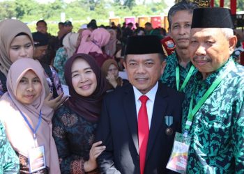Al Haris pada pmbukaan PENAS Petani dan Nelayan XVI Tahun 2023, di Lanud Sultan Syahrir, Jln. Prof. Dr. Hamka, Parupuk Tabing, Koto Tengah Padang, Sabtu (10/06/2023). [Foto: Diskominfo/Agus Suprianto]