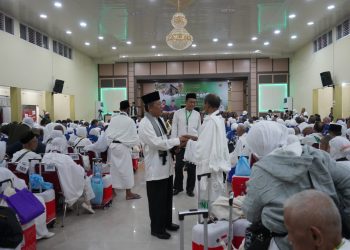 Pelepasan jemaah haji embarkasi antara Provinsi Jambi tahun 1444 Hijriah, dari Kabupaten Bungo dan Tebo Jambi dengan jumlah jemaah 374, kloter 22, di Asrama Haji Jambi, Minggu (11/06/2023). [Foto: Diskominfo/Novriansah]