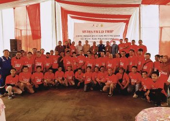 Foto bersama usai kegiatan Media Field Trip Forum Jurnalis Migas (FJM) Jambi di Teluk Rendah Gas Plant, Jindi South Jambi B COD., Ltd, Rabu (14/6/2023). [Foto: FMJ]