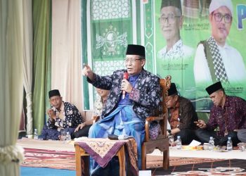 Abdullah Sani saat mengahdiri Haflah Akhirussanah Ke- 53 Pondok Pesantren Darusy Syafi'iyah di Desa Kampung Pulau Kabupaten Batanghari, Kamis (15/06/2023). [Foto: Diskominfo/Harun]