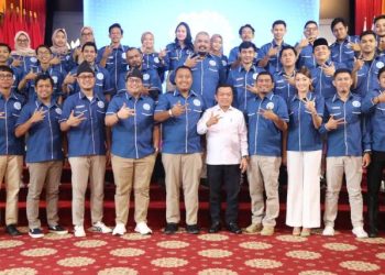 Foto bersama usai acara Pelantikan DPW GEKRAFS Provinsi Jambi di Auditorium Rumah Dinas Gubernur Jambi, Sabtu (17/06/2023). [Foto: Diskominfo/Agus Supriyanto]