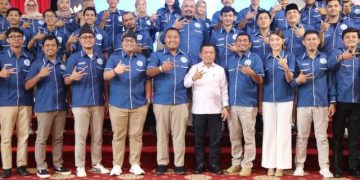 Foto bersama usai acara Pelantikan DPW GEKRAFS Provinsi Jambi di Auditorium Rumah Dinas Gubernur Jambi, Sabtu (17/06/2023). [Foto: Diskominfo/Agus Supriyanto]