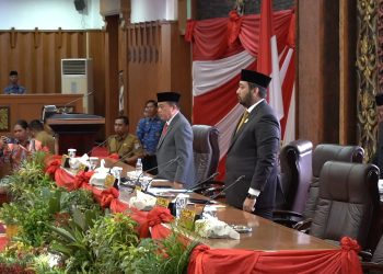 Al Haris saat hadiri Rapat Paripurna pengucapan sumpah anggota DPRD Jambi PAW di Gedung DPRD Provinsi Jambi pada Senin, (19/06/2023). [Foto: Diskominfo/Erit]