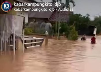 Banjir genangi rumah warga di kawasan kenali bawah kota jambi, Senin (19/06/2023). [Capture Video akun @instagram KabarKampungKito]