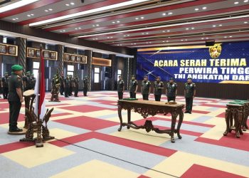 Kasad saat Pimpin Sertijab Koorsahli Kasad, Kapuskesad dan Danpussenarhanud di Aula Jenderal Besar A.H. Nasution, Mabesad, Jakarta, Selasa (20/6/2023). [Foto: Dispenad]