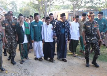 Wagub, Abdullah Sani saat menghadiri Pengajian Akbar di Ponpes Amanatul Ummah unit 2 Rimbo Bujang, Tebo, Selasa (20/6/2023). [Foto: Diskominfo/Sobirin]