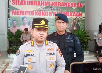 Kabid Humas Polda Jambi, Kombes Pol Mulia saat diwawancarai di Mapolda Jambi, Kamis (22/06/2023). [Foto: Aurduri.com/Gea Erlanda]
