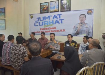 Jum'at Curhat bersama Asosiasi Transportir Batubara Jambi di Popo Kopi Tiam Jambi Selatan, Jumat (23/6/23).[Foto: Humas Polda Jambi]