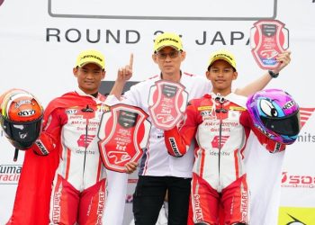 Pebalap AHRT saat meraih podium. [Foto: AHM]