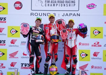 Pebalap AHRT saat naik podium pada balapan di AARRC yang dihelat di Sportsland Sugo International Racing Course, Jepang pada akhir pekan ini (24-25/6/2023). [Dok. AHM]