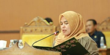 Laporan Pansus III disampaikan Musabakoh pada Rapat Paripurna DPRD Kab. Tanjabtim di ruang sidang DPRD Tanjab Timur, Kamis (27/4/23). [Foto: Humas DPRD Tanjabtim]