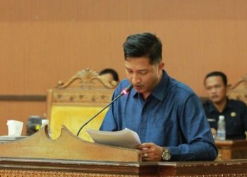 DPRD Tanjung Jabung Timur gelar rapat paripurna untuk menyampaikan laporan dari panitia khusus II DPRD Tanjab Timur terkait LKPJ Bupati Tanjabtim pada Tahun Anggaran 2022 pada Kamis, (27/4/23). [Foto: Humas DPRD]