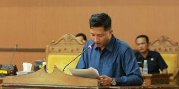 DPRD Tanjung Jabung Timur gelar rapat paripurna untuk menyampaikan laporan dari panitia khusus II DPRD Tanjab Timur terkait LKPJ Bupati Tanjabtim pada Tahun Anggaran 2022 pada Kamis, (27/4/23). [Foto: Humas DPRD]