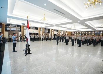 Upacara penyematkan tanda kehormatan Bintang Bhayangkara Pratama ke-22 Perwira Tinggi (Pati) Polri. di Gedung Rupatama di Jakarta, Jumat (30/06/2023). [Foto: Div Humas Polri]