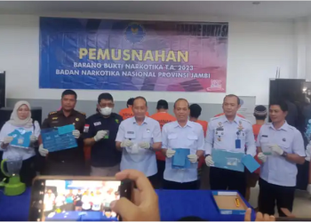 Pemusnahan barang bukti narkotika kembali dilakukan oleh BNNP Jambi, Rabu (12/7/2023). [Foto: Aurduri.com/Reza]