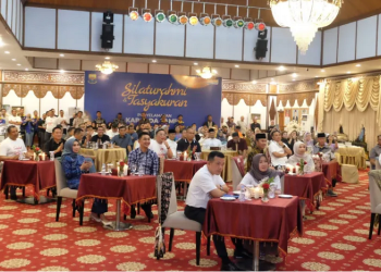 Penjabat (Pj) Bupati Muaro Jambi, Bachyuni Deliansyah beserta Faradilah Zahara menghadiri undangan Silaturahmi dan Tasyakuran Kapolda jambi, Irjen. Pol. Drs Rusdi Hartono di Auditorium Rumah Dinas Gubernur Jambi pada Sabtu, (13/5/2023). [Foto: Diskominfo Muaro Jambi]