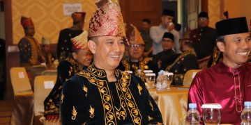 Kapolda saat hadiri peringatan acara puncak Hari Adat Melayu Jambi ke 2 tahun 2023 di Gedung RCC, Kota Jambi,  Rabu (19/07/2023). [Foto: Humas Polda Jambi]