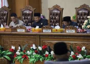 Penjabat Bupati Muaro Jambi Bahas Program Pemberantasan Korupsi dengan KPK RI di Ruang Pola Kantor Gubernur Provinsi Jambi pada Rabu, 7 Juni 2023. [Foto: Diskominfo Muaro Jambi]