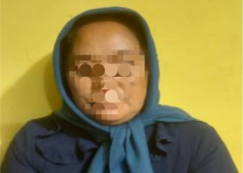 S (46) diduga sebagai pelaku TPPO setelah diamankan kepolisian pada Kamis, (20/07/2023). [Foto: Humas Polda Jambi]