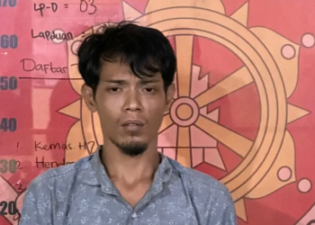 Pelaku pencurian di sebuah Konter Agen Brilink di kawasan Jalan Sultan Hasanuddin, Bakung Jaya, Paal Merah, Kota Jambi. Kejadian pencurian ini terjadi pada Minggu 16 Juli 2023 kemarin sekira pukul 23.00 WIB malam. [Foto: Polsek Jambi Selatan]