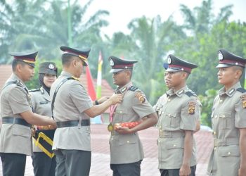 Pelantikan 142 Bintara Polri Gelombang I di lapangan SPN Polda Jambi, Kamis, (06/07/2023). [Foto: Humas Polda Jambi]