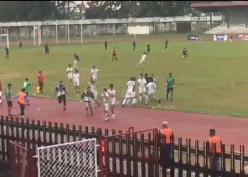 Perayaan gol kesebelasan Kota jambi setelah membobol gawang Tanjabtim pada Porprov XXIII Cabor sepakbola di Stadion tri Lomba Juang, Jumat (7/7/2023). [Foto: Aurduri.com/Gea Erlanda]