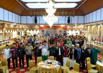 Wagub Abdullah Sani pada pelepasan Kontingen MQKN Provinsi Jambi di Auditorium Rumah Dinas Gubernur Jambi, Jumat (07/072023). (Foto: Diskominfo/Sopbirin ]