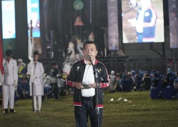 Al Haris pada malam pembukaan Porprov XII di Stadion Tri Lomba Juang KONI, Kota Jambi, Senin (10/07/2023). [Foto: Diskominfo/Harun]