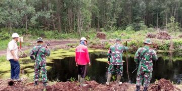Patroli Bersama Tim Satgas Karhutla di wilayah Kabupaten Tanjab Barat, Selasa (11/07/2023). [Foto: Penrem 042/Gapu]