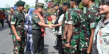 Kasad Jenderal TNI Dr. Dudung Abdurachman saat melakukan Kunker ke wilayah Kodam IV/Diponegoro, di Solo, Jumat (14/7/2023). [Foto: Dispenad]