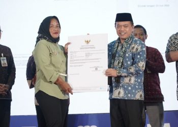 Gubernur Jambi, Al Haris pada acara Pelaksanaan PKU Pengusaha Wanita Ultra Mikro yang diinisiasi oleh PNM di Gedung RCC Jambi, Selasa (18/07/2023). [Foto: Diskominfo/Harun]