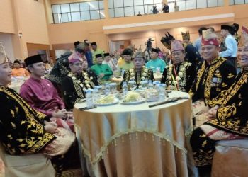 Gubernur Jambi, Wakil Gubernur Jambi, Ketua Umum LAM dan pimpinan Forkopimda Jambi pada acara Pekan Adat Melayu Jambi di RCC Kota Jambi, Rabu (19/07/2023). [Foto: pariwarajambi/Riky Serampas]
