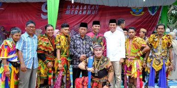 Wagub sani saat menghadiri Pawai Grebeg Suro se-Kelurahan Sridadi, bertempat di Lapangan Bola Kaki Sridadi, Kabupaten Batanghari, Rabu (19/07/2023). [Foto: Diskominfo/Harun Al Rasyid]