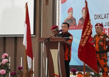 Al Haris saat membuka Diklat Kaderisasi Kualifikasi Utama Pemuda Pancasila Provinsi Jambi, bertempat di Gedung BPSDM Provinsi Jambi, Kota Jambi, Jumat (21/7/2023). [Foto: Diskominfo/Erit Sutriedi]